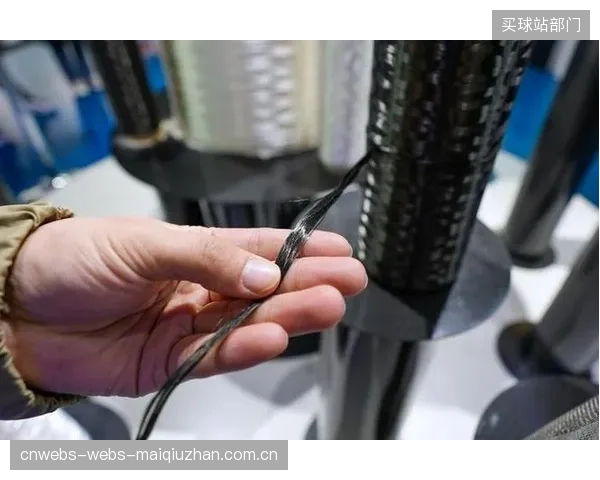 威海光威产线引入在线C扫描,将皮划艇桨叶预浸料孔隙率废品率控制在0.5%以下 威海光威产线引入在线C扫描,将皮划艇桨叶预浸料孔隙率废品率控制在0.5%以下